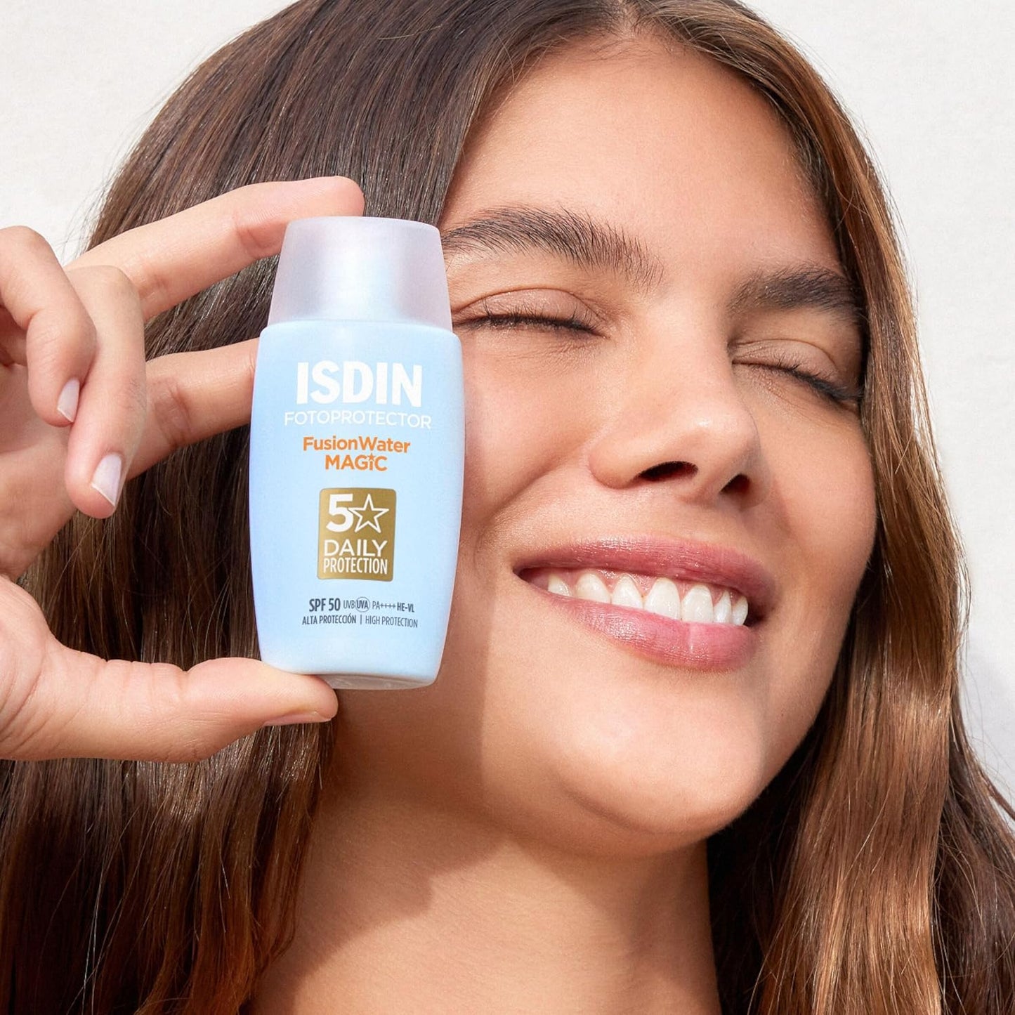 ISDIN Fotoprotección Fusion Water MAGIC SPF 50, Protector Solar Facial De Textura Ligera Y Fase Externa Acuosa Con Tacto Final Sedoso, 50Ml